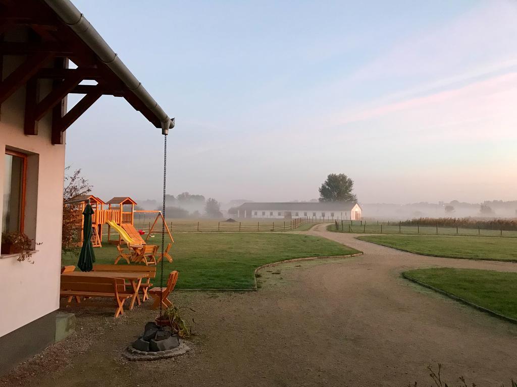 Nagybajcsi Lovaspark Es Otthon Vendeghaz المظهر الخارجي الصورة